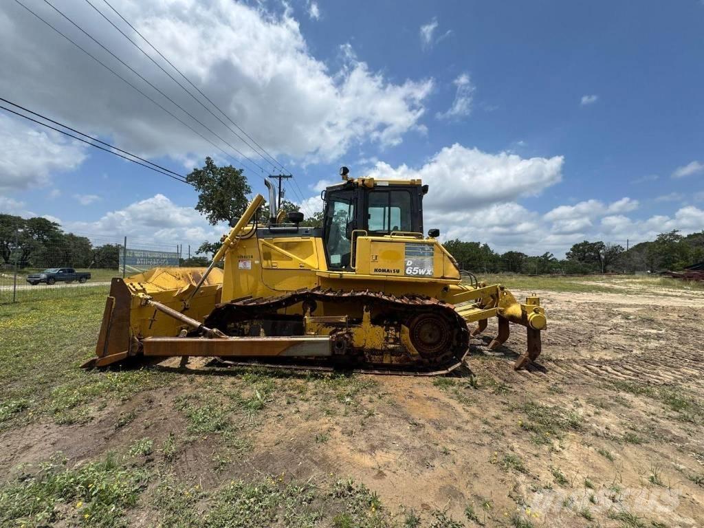 Komatsu D65WX-17 Dozers - Tratores rastos