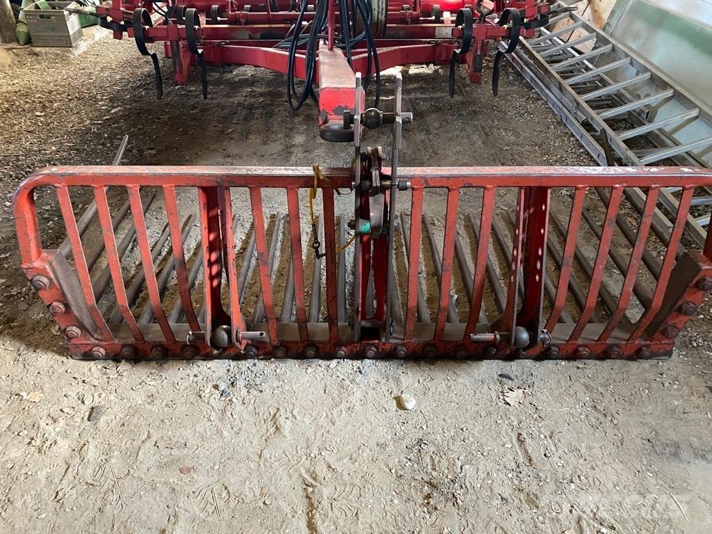  Stensvans kipbar Outros acessórios de tractores