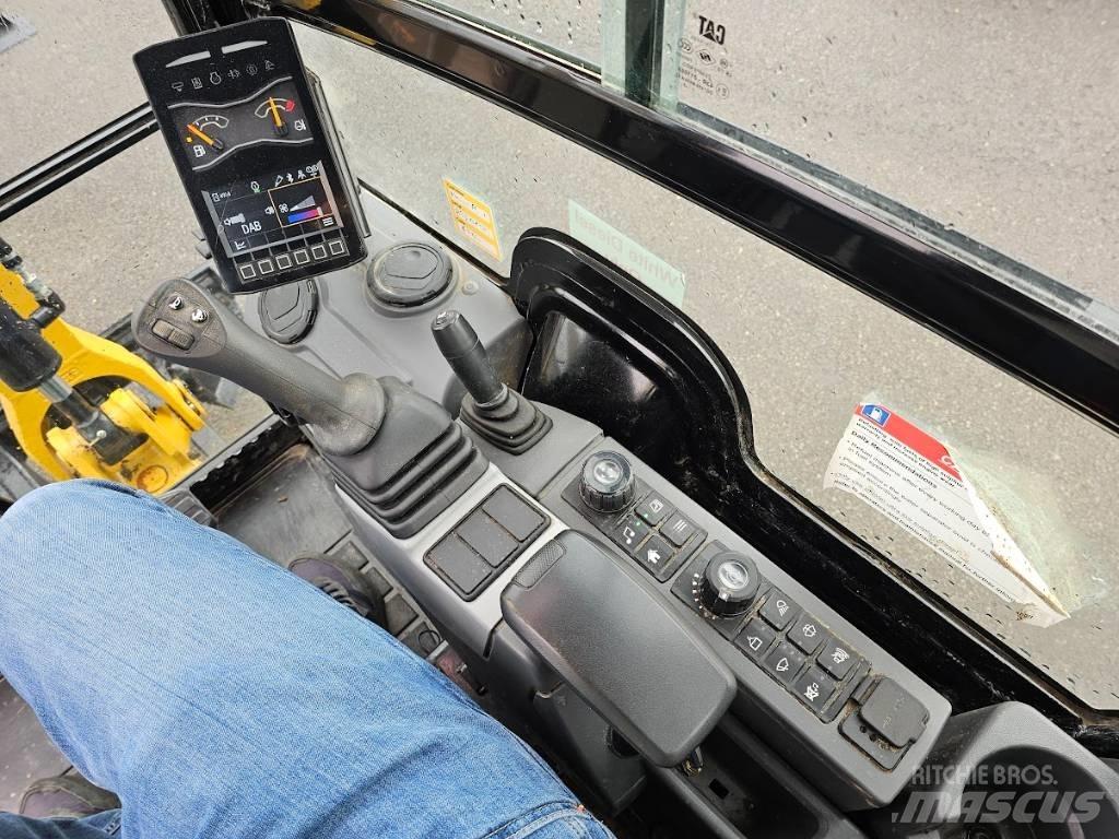 CAT 301.8 Miniescavadeiras