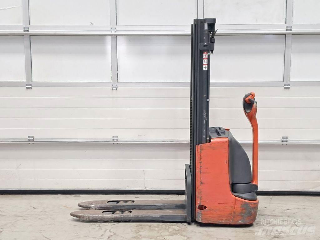 Linde L12 Empilhador para operador externo