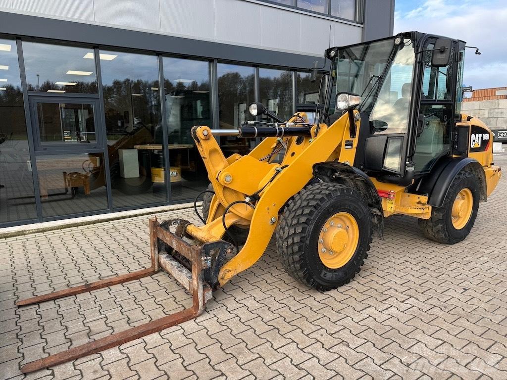 CAT 906M Carregadeiras de rodas