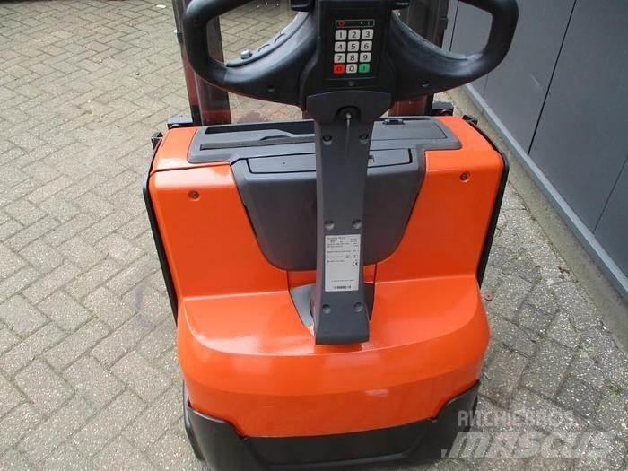 BT SWE 100 Empilhador para operador externo
