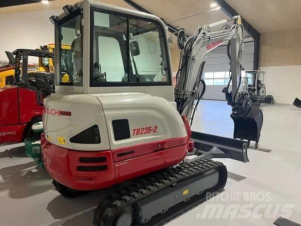 Takeuchi TB 235 Miniescavadeiras
