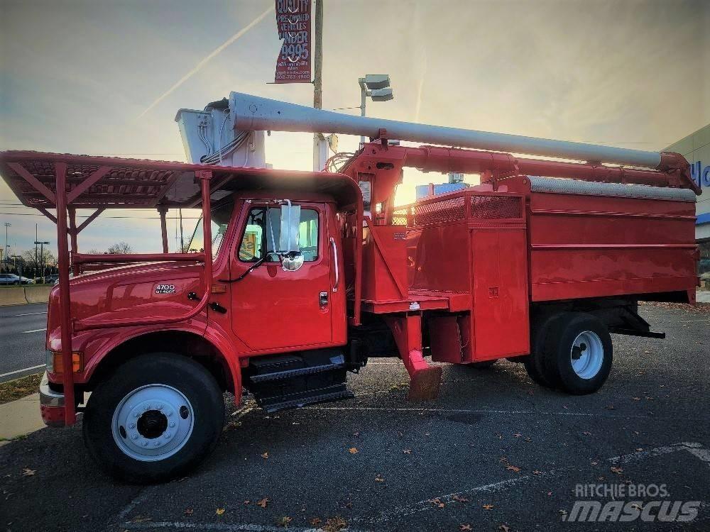 International 4700 Plataformas aéreas montadas em camião