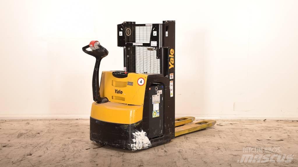 Yale MS 14 AC Empilhador para operador externo