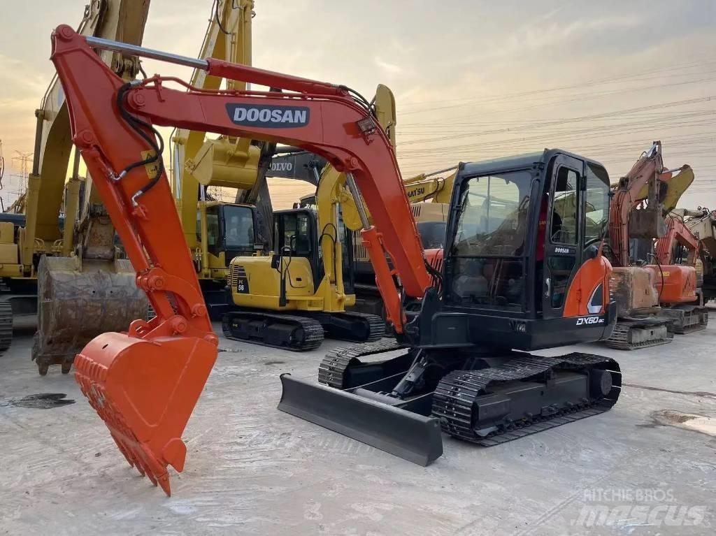 Doosan DX60 Escavadeiras de esteiras
