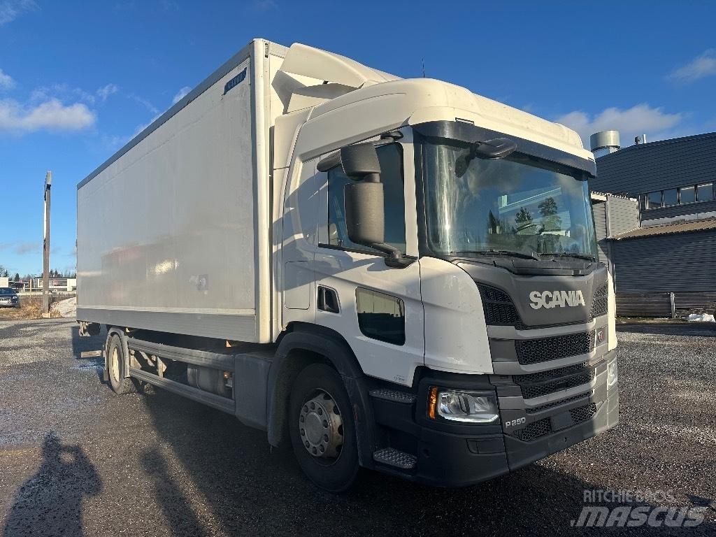 Scania P250 Caminhões de caixa fechada