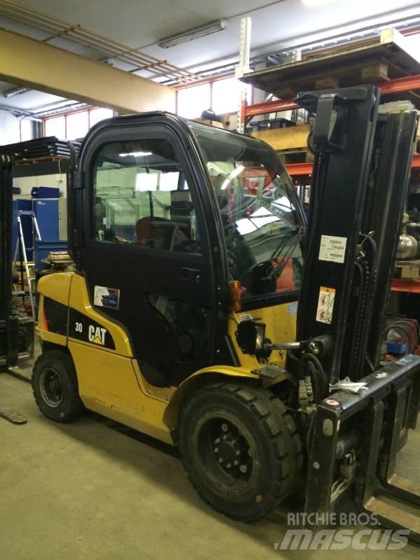 CAT DP30N Empilhadores Diesel