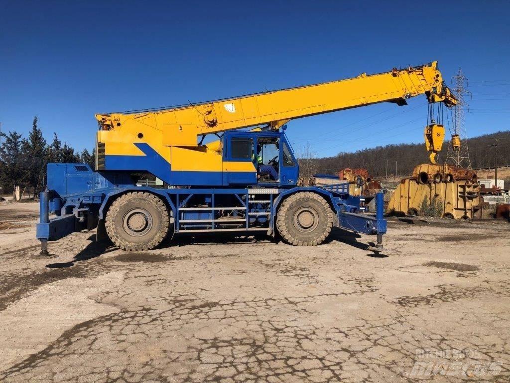 Kobelco RK 450 Gruas Fora-de-estrada