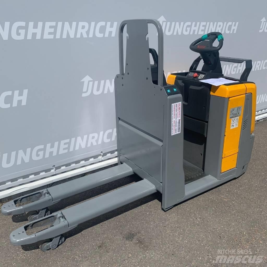 Jungheinrich ECE 220 Preparadoras de encomendas de baixa elevação