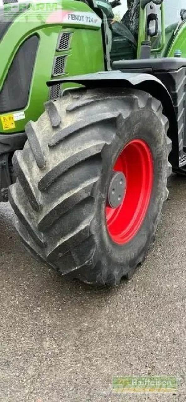 Fendt 724 vario Tratores Agrícolas usados