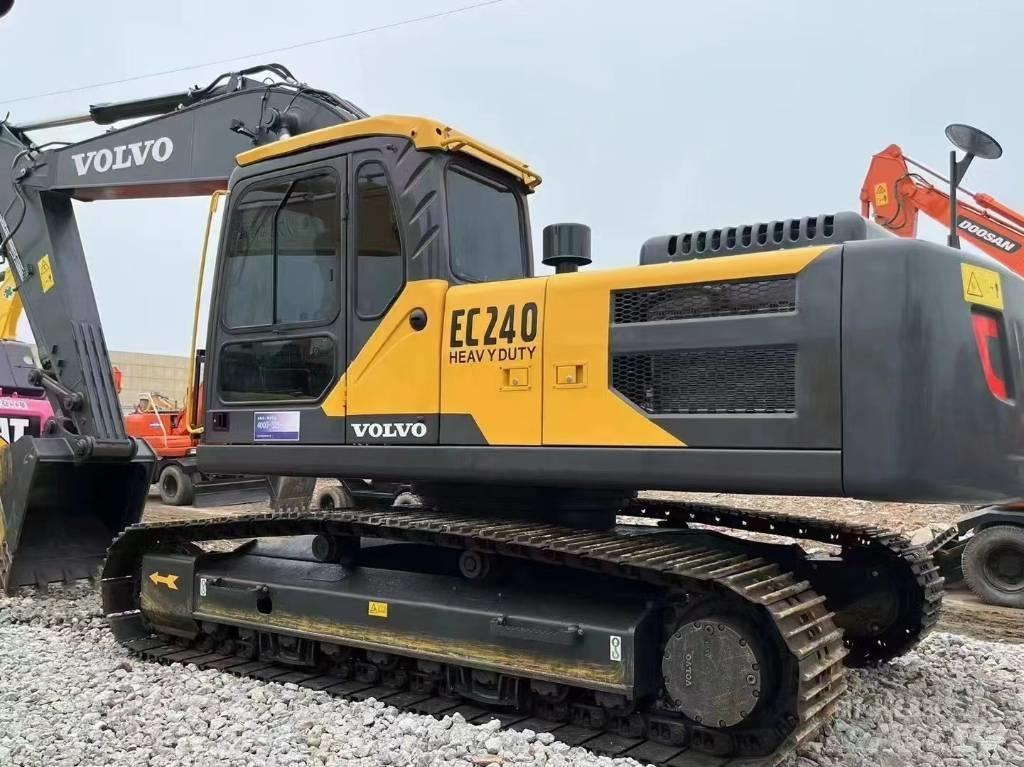 Volvo EC 240 Escavadeiras de esteiras