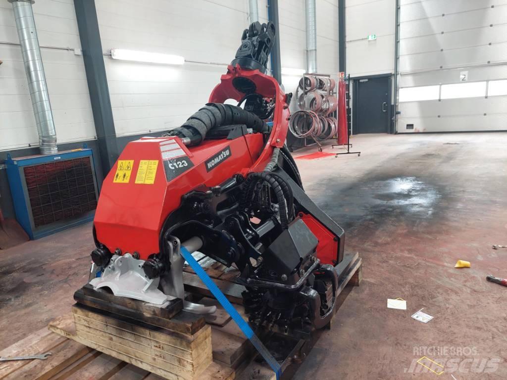 Komatsu C123 Cabeças de ceifeiras