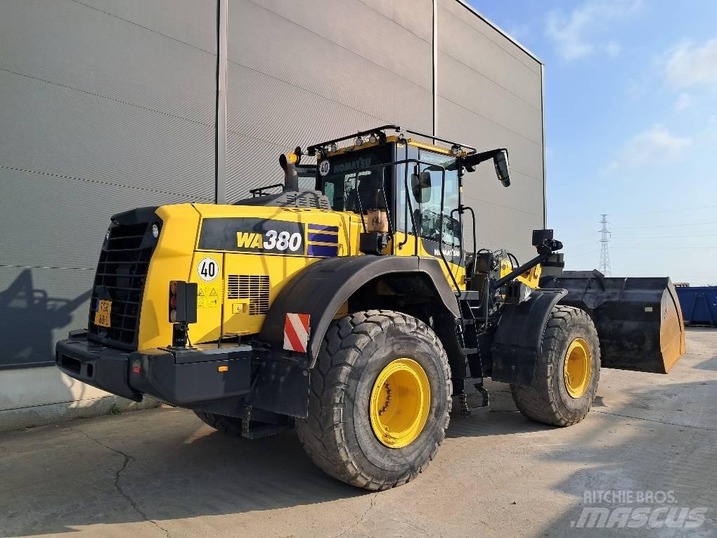 Komatsu WA380-8E0 Carregadeiras de rodas