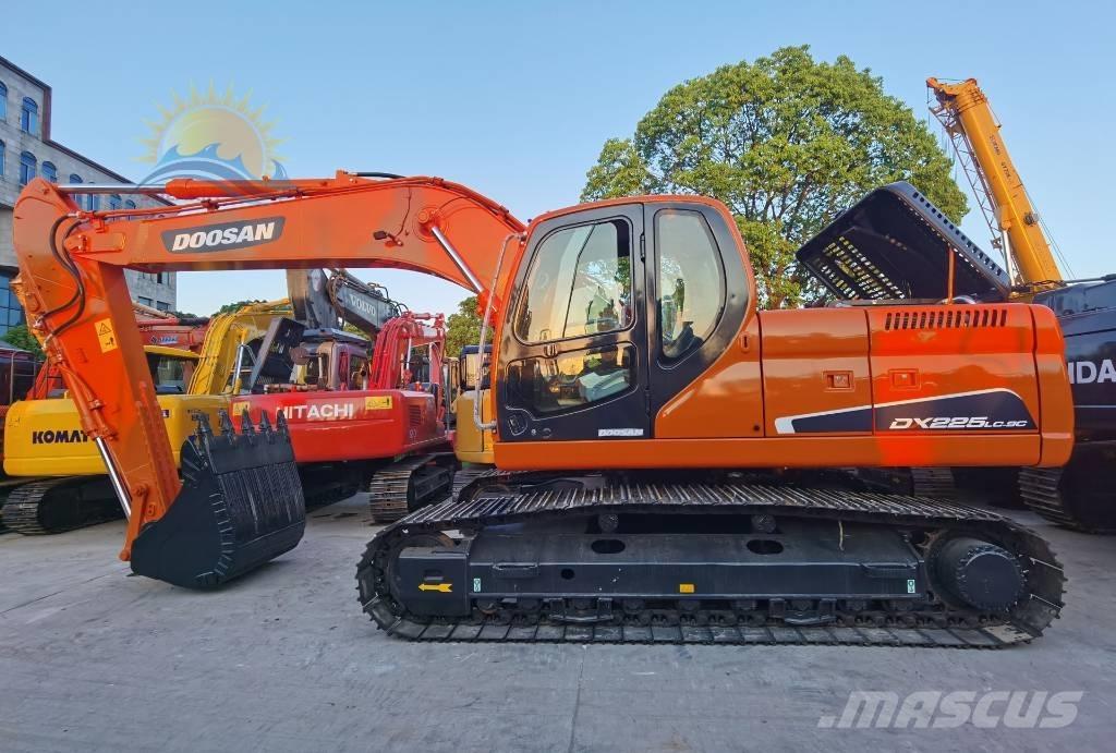 Doosan DX 225 LC Escavadeiras de esteiras