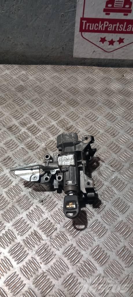 MAN TGX   7360051146 Cabines e interior