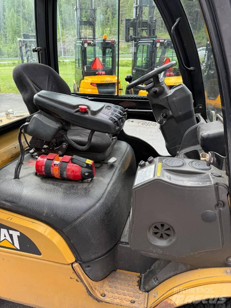 CAT GP 30 N Empilhadores a gás