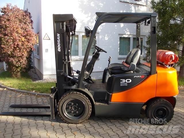 Doosan G 30 E Empilhadores a gás