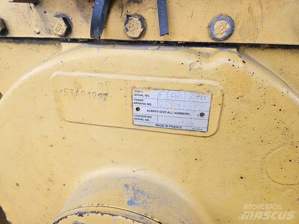CAT D 6 T XL Dozers - Tratores rastos