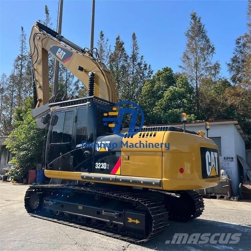 CAT 323D2 Escavadeiras de esteiras