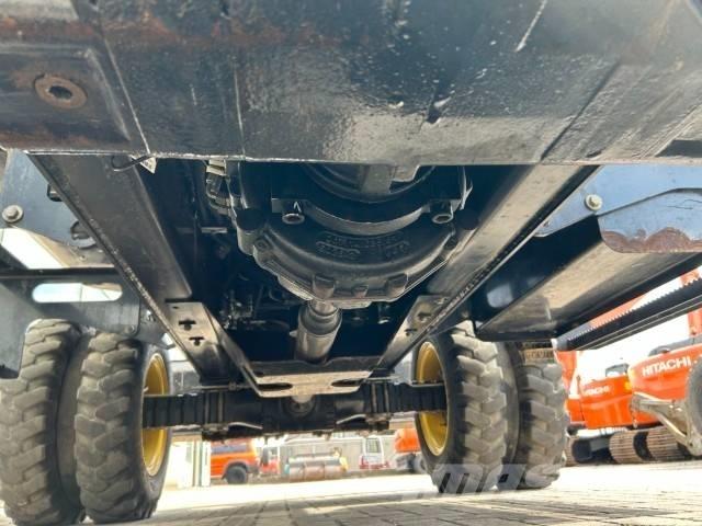 Yanmar TW110W Escavadoras de rodas