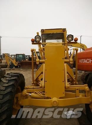 Komatsu GD 661 Motoniveladoras