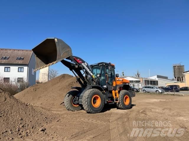 Doosan DL280 Carregadeiras de rodas