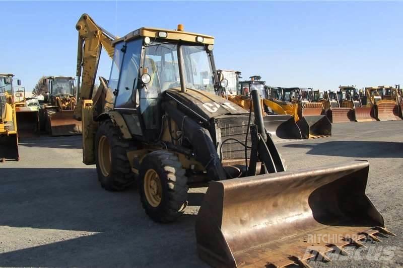 CAT 424D Retroescavadeiras