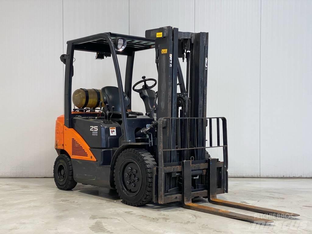 Doosan G25N-7 Empilhadores a gás