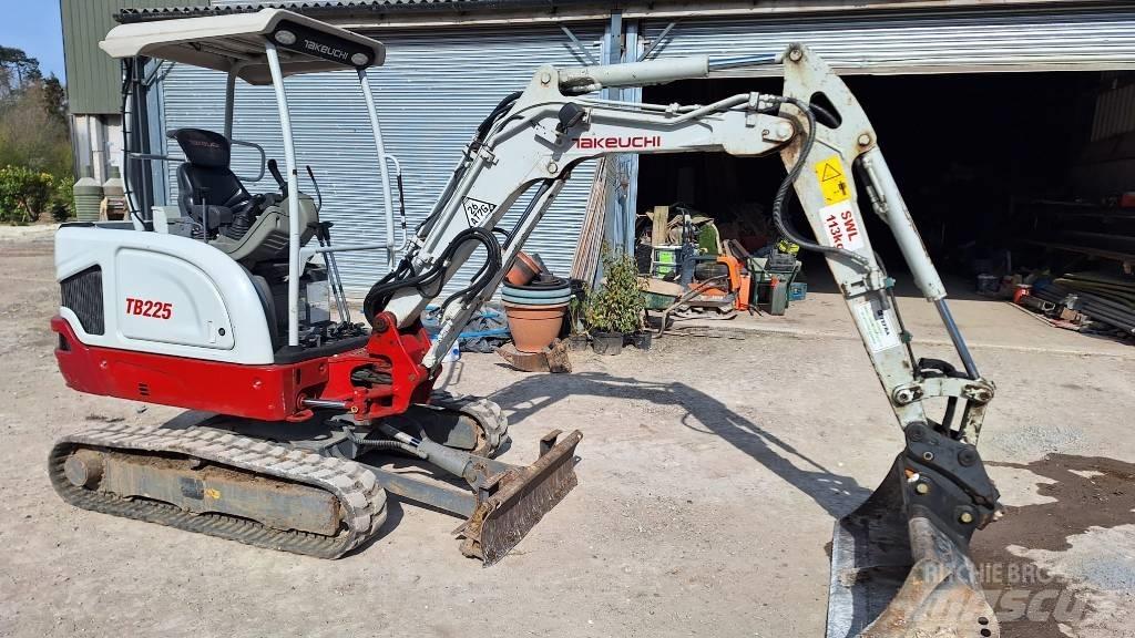 Takeuchi TB 225 Miniescavadeiras