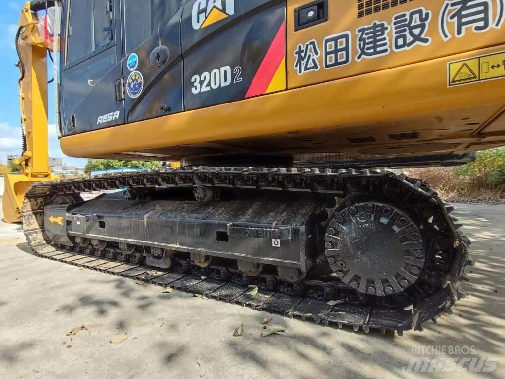 CAT 320D2 Escavadoras Midi 7t - 12t