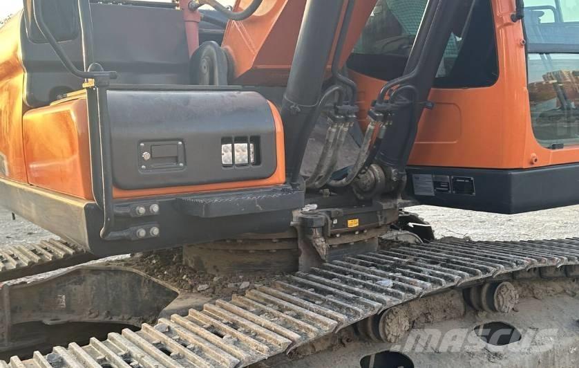 Doosan DX220 Escavadeiras de esteiras