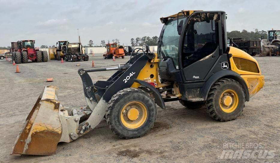 John Deere 204L Carregadeiras de rodas