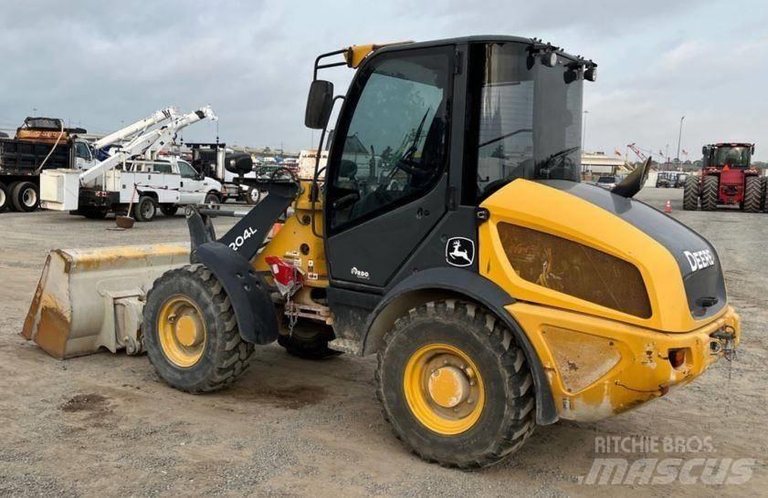 John Deere 204L Carregadeiras de rodas