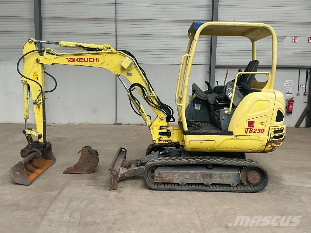 Takeuchi TB 230 Miniescavadeiras