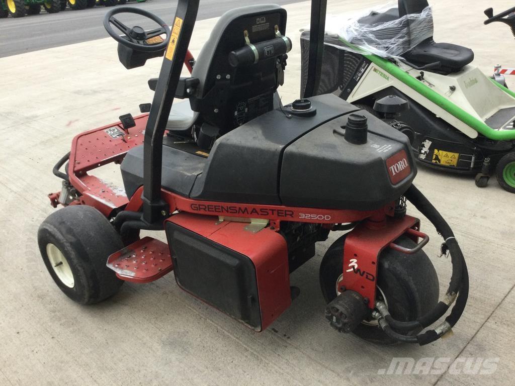 Toro 3250D Corta-Relvas Riders