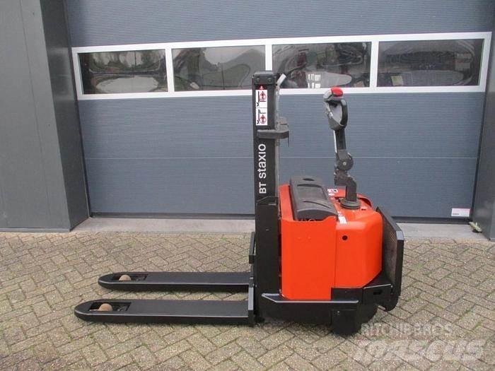 BT SWE 160D Empilhador para operador externo