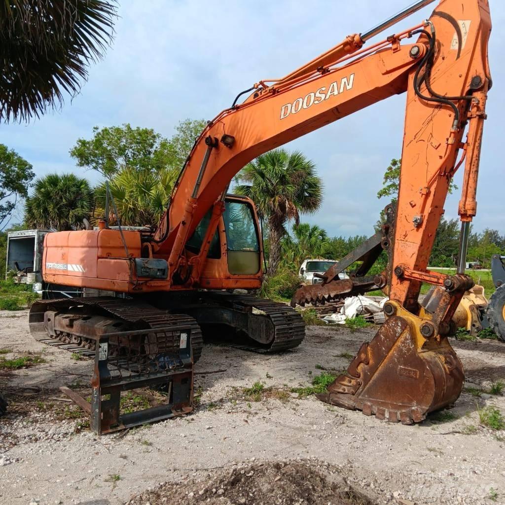 Doosan DX 225 LC Escavadeiras de esteiras