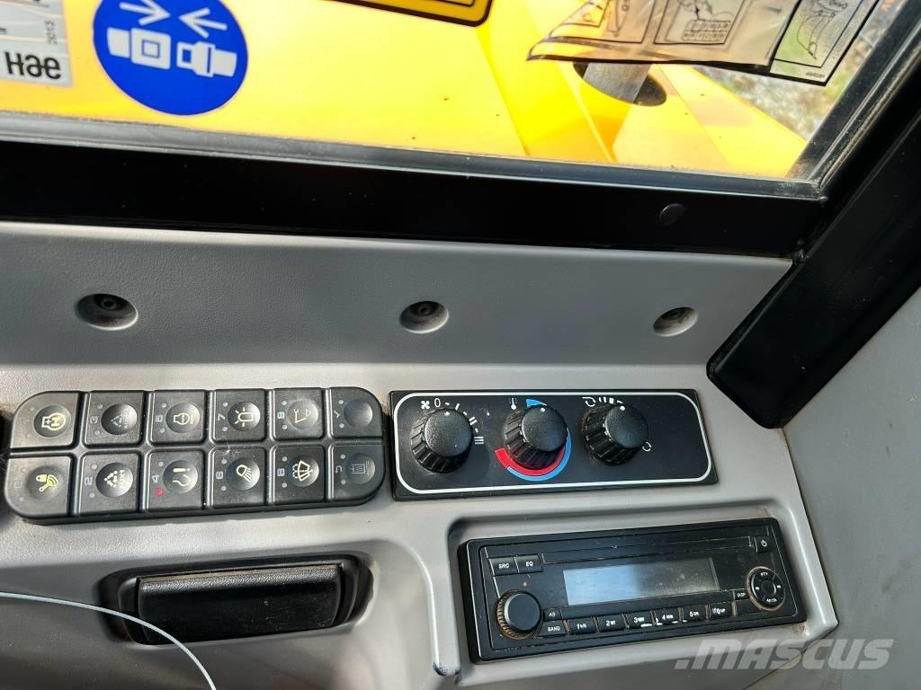 JCB 48 Z-1 Miniescavadeiras
