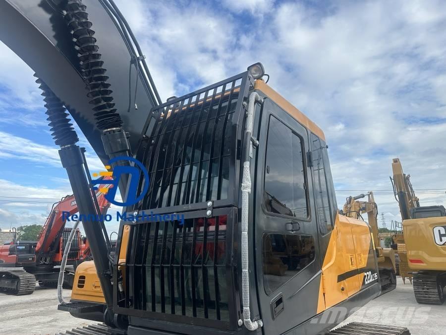 Hyundai R220LC-9S Escavadeiras de esteiras