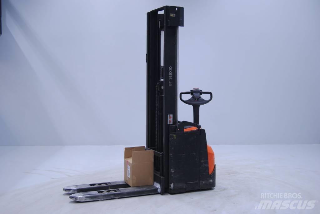 Toyota SWE160 Empilhador para operador externo