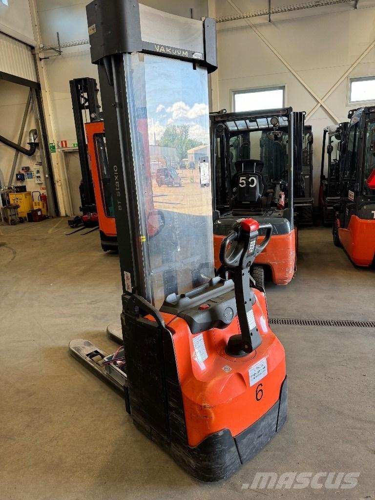 Toyota SWE160 Empilhador para operador externo