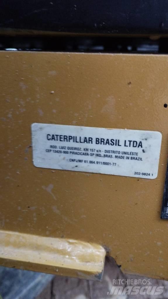 CAT 313D2L Escavadeiras de esteiras