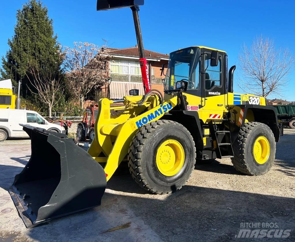 Komatsu WA 320 Carregadeiras de rodas