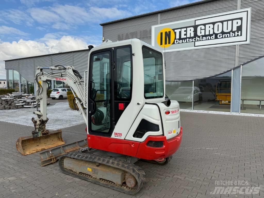 Takeuchi TB 225 V3 Miniescavadeiras