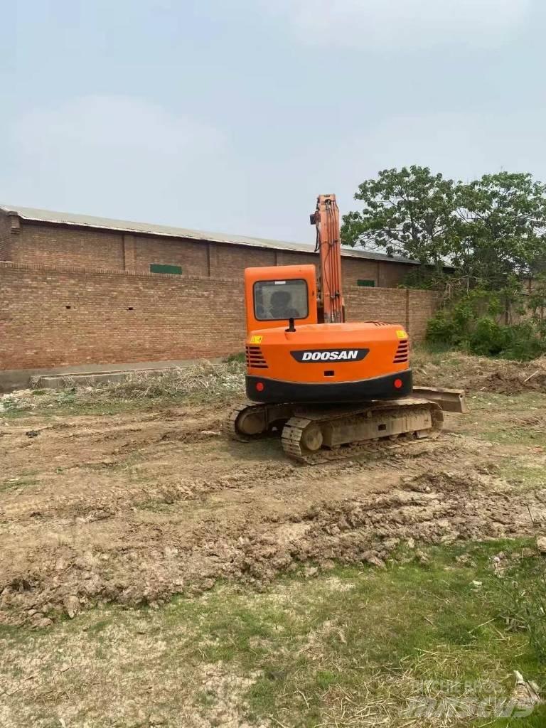 Doosan DX 80 Escavadoras Midi 7t - 12t