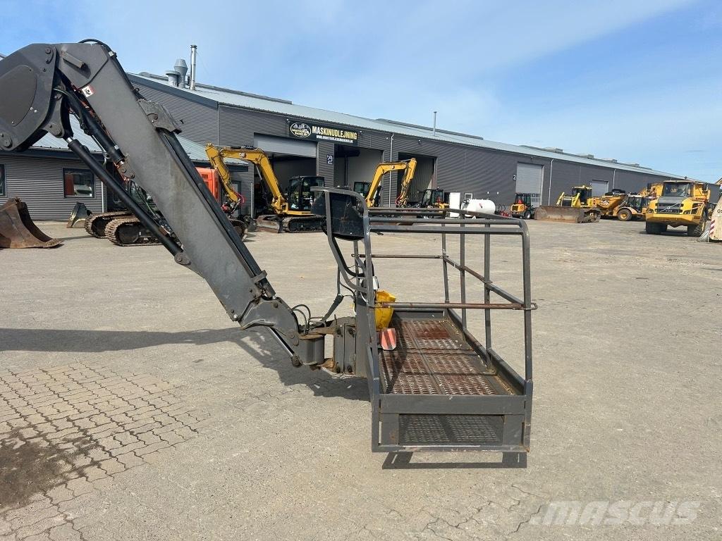 Manitou 280 TJ Elevadores braços articulados