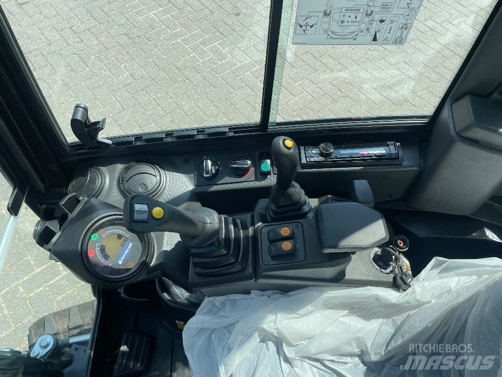 New Holland E19D Carregadora multifunções