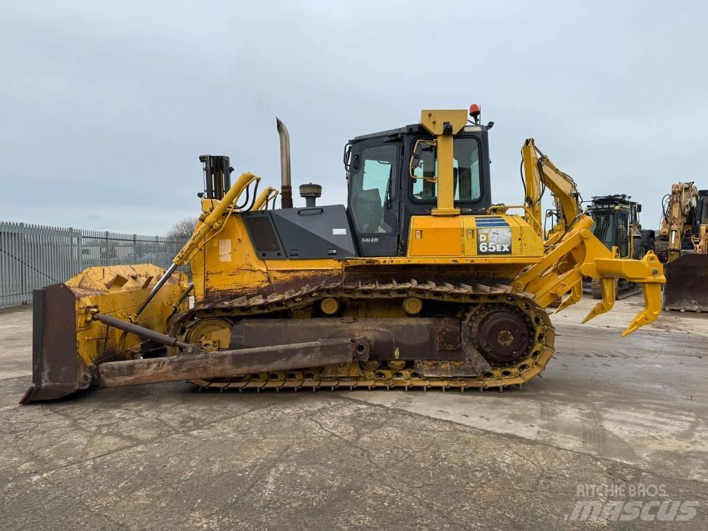 Komatsu D65EX-15 Dozers - Tratores rastos
