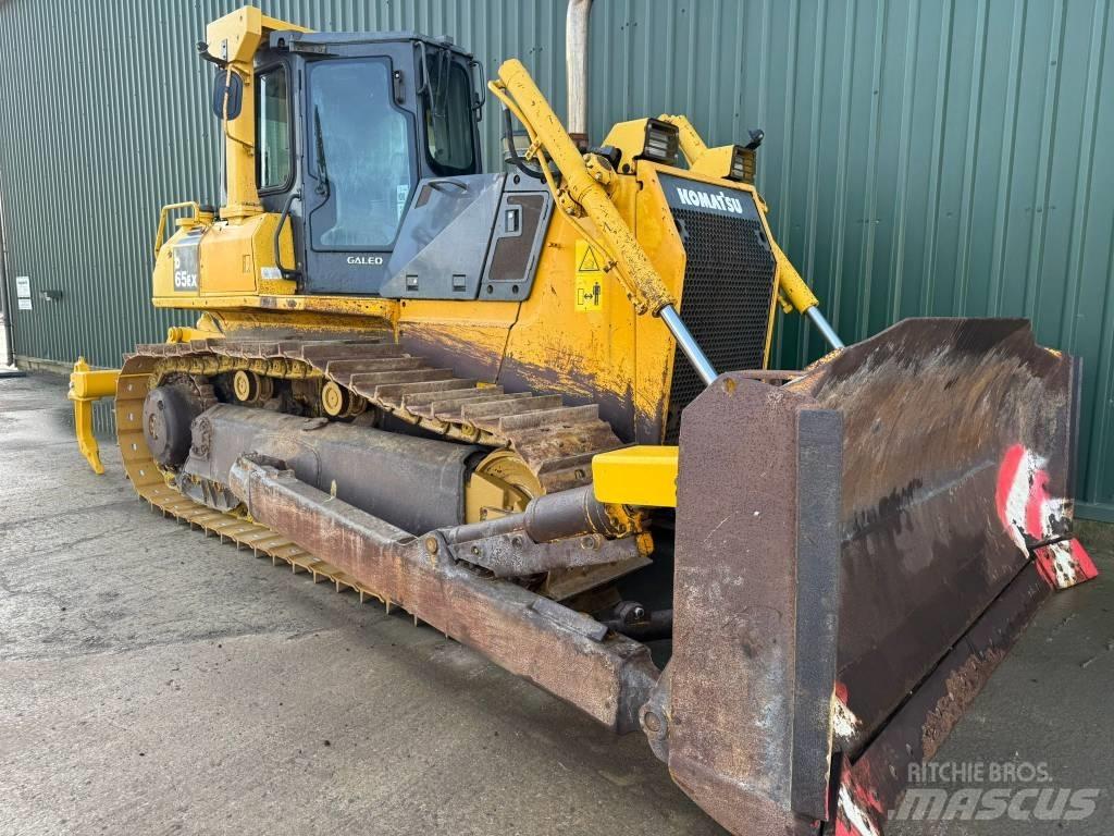 Komatsu D65EX-15 Dozers - Tratores rastos